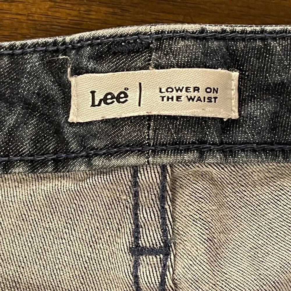Lee Women's Lower On The Waist Jeans Size 16 Short dark wash Jeans